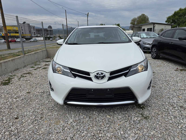 Toyota Auris 1.4 D4D - автомобили, коли, обяви за нови и употребявани 3