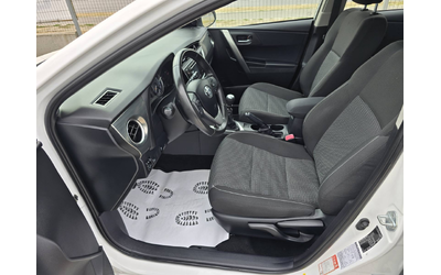 Toyota Auris 1.4 D4D - автомобили, коли, обяви за нови и употребявани 6