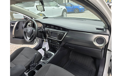 Toyota Auris 1.4 D4D - автомобили, коли, обяви за нови и употребявани 7