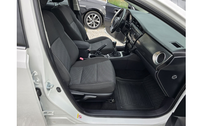 Toyota Auris 1.4 D4D - автомобили, коли, обяви за нови и употребявани 8