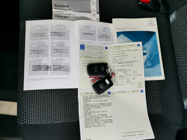 Toyota Auris 1.8 Hybrid E5B - автомобили, коли, обяви за нови и употребявани 14