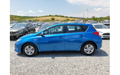 toyota-auris-1-8-hybrid-e5b - 1