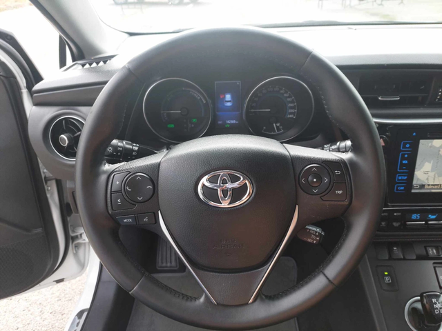 Toyota Auris 1, 8i  UNIKAT 136KS - автомобили, коли, обяви за нови и употребявани 10