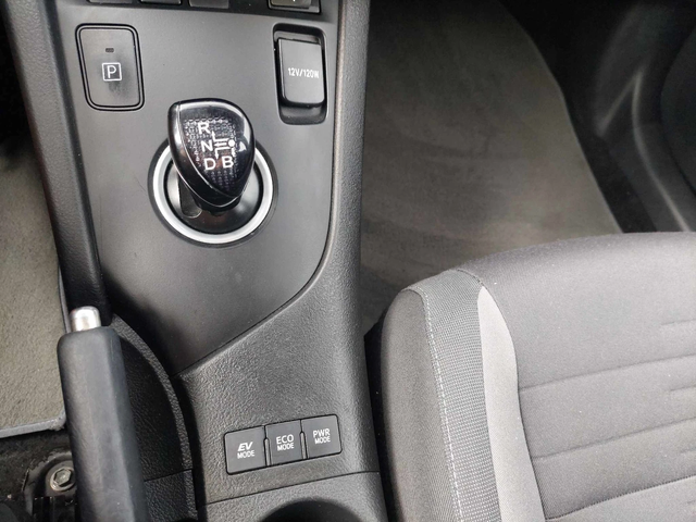 Toyota Auris 1, 8i  UNIKAT 136KS - автомобили, коли, обяви за нови и употребявани 12