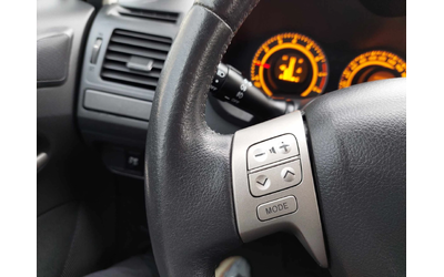 Toyota Auris 1,4i 97ps - автомобили, коли, обяви за нови и употребявани 10