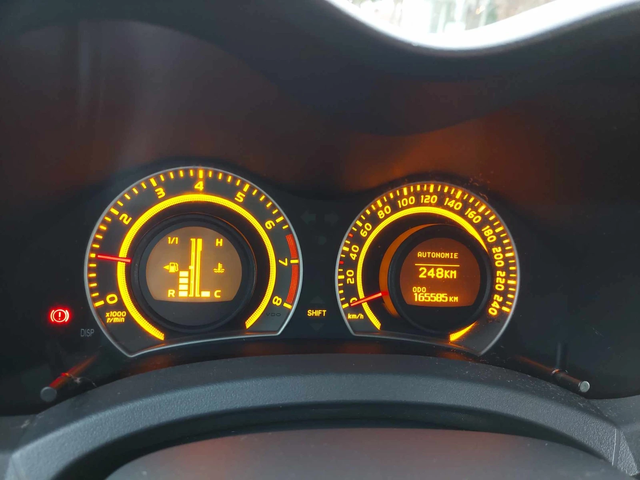 Toyota Auris 1,4i 97ps - автомобили, коли, обяви за нови и употребявани 9