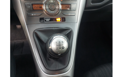 Toyota Auris 1, 6i  УНИКАТ!!! - автомобили, коли, обяви за нови и употребявани 10