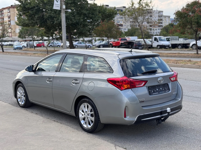 Toyota Auris 1.6i 132кс * Автоматик* - автомобили, коли, обяви за нови и употребявани 2