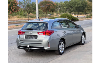 toyota-auris - 4
