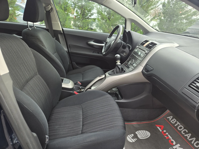 Toyota Auris 2.0D4d-126кс= 136.000км= 6СК= КЛИМАТРОНИК - автомобили, коли, обяви за нови и употребявани 14