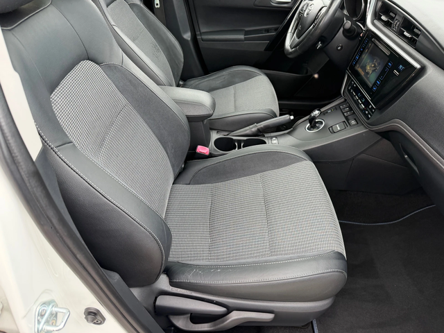 Toyota Auris 1.8 HYBRID(КАТО НОВА) - автомобили, коли, обяви за нови и употребявани 10