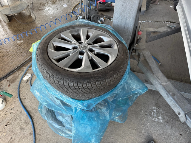 Toyota Auris 1.8 HYBRID(КАТО НОВА) - автомобили, коли, обяви за нови и употребявани 16