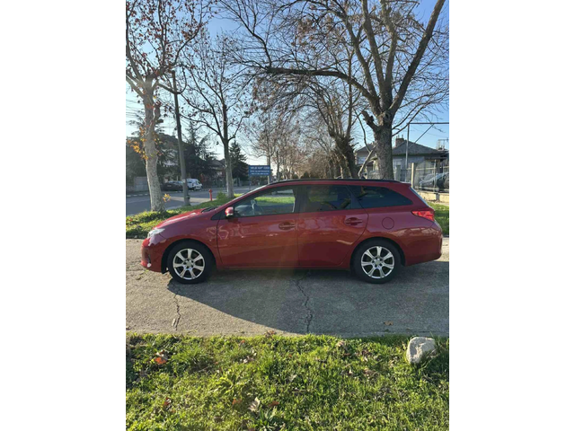 Toyota Auris - автомобили, коли, обяви за нови и употребявани 4