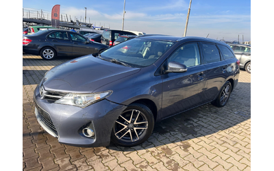 toyota-auris - 0