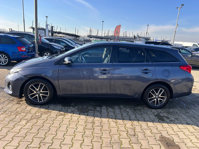 Toyota Auris 1.4D-4D NAVI/KAMERA EURO 5 - автомобили, коли, обяви за нови и употребявани 8