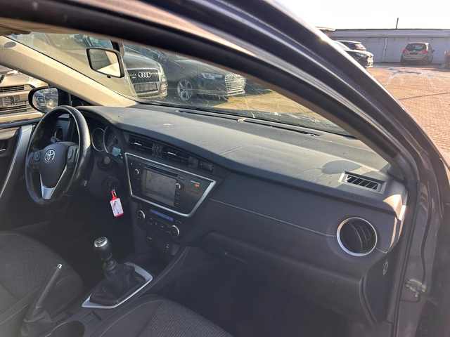 Toyota Auris 1.4D-4D NAVI/KAMERA EURO 5 - автомобили, коли, обяви за нови и употребявани 9