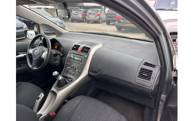 Toyota Auris 1.3i EURO 5 - автомобили, коли, обяви за нови и употребявани 9