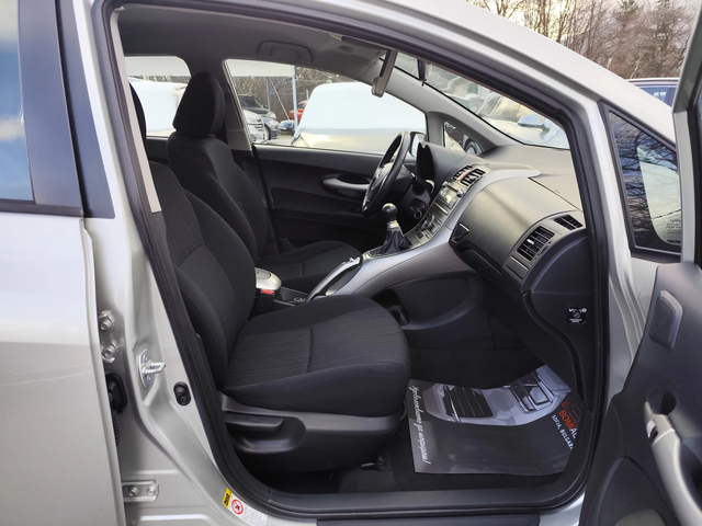 Toyota Auris 1.4D-4D* KLIMATRONIK* - автомобили, коли, обяви за нови и употребявани 10