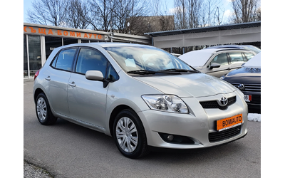 toyota-auris - 2