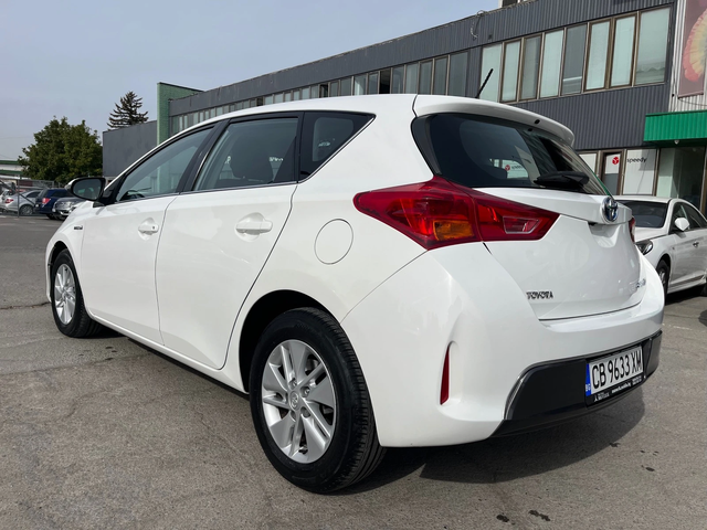 Toyota Auris 1.8i HYBRID - автомобили, коли, обяви за нови и употребявани 3