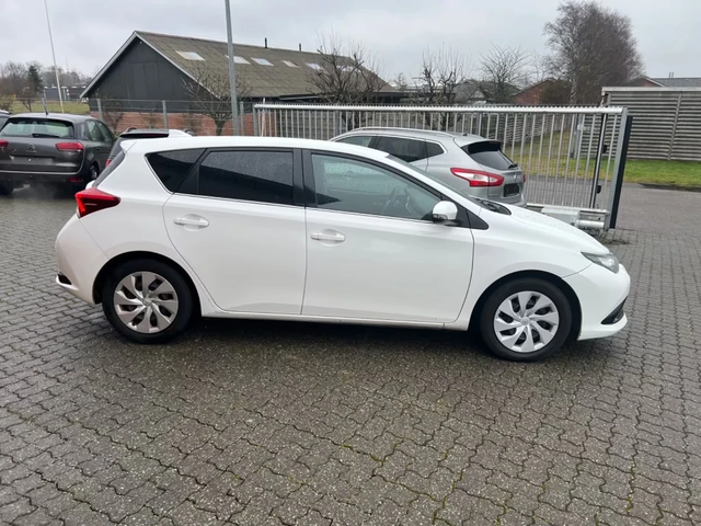 Toyota Auris 1.2 Comfort 116кс - автомобили, коли, обяви за нови и употребявани 3
