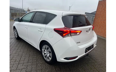 toyota-auris - 5