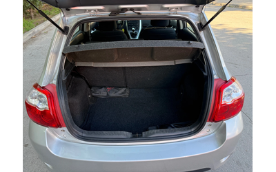 Toyota Auris 2.0 D4D - автомобили, коли, обяви за нови и употребявани 13