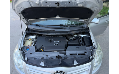 Toyota Auris 2.0 D4D - автомобили, коли, обяви за нови и употребявани 14
