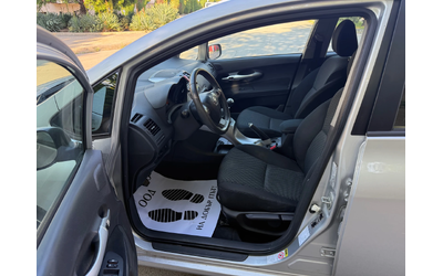 Toyota Auris 2.0 D4D - автомобили, коли, обяви за нови и употребявани 8