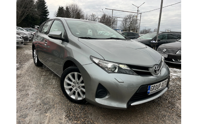 toyota-auris - 0