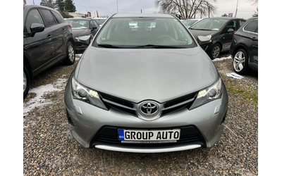 toyota-auris - 1