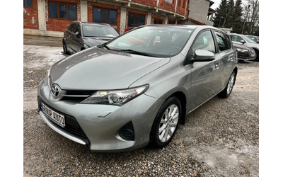toyota-auris - 2