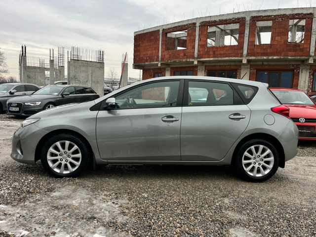 Toyota Auris 1, 6i-132k.c/6ск/ПОДГРЕВ/ТОП СЪСТОЯНИЕ!!! - автомобили, коли, обяви за нови и употребявани 3