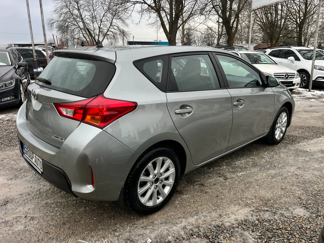 Toyota Auris 1, 6i-132k.c/6ск/ПОДГРЕВ/ТОП СЪСТОЯНИЕ!!! - автомобили, коли, обяви за нови и употребявани 6