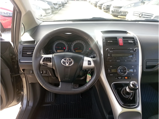 Toyota Auris 2.0D4D, 126кс - автомобили, коли, обяви за нови и употребявани 10