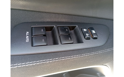 Toyota Auris 2.0D4D, 126кс - автомобили, коли, обяви за нови и употребявани 11