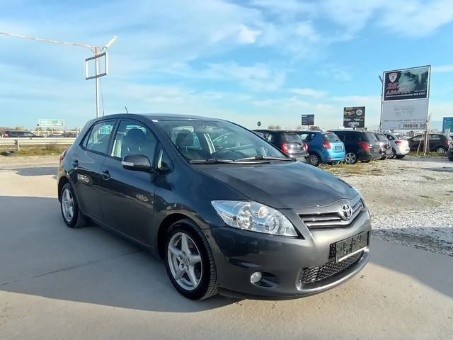 Toyota Auris 2.0D4D, 126кс - автомобили, коли, обяви за нови и употребявани 2