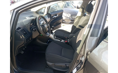Toyota Auris 2.0D4D, 126кс - автомобили, коли, обяви за нови и употребявани 8