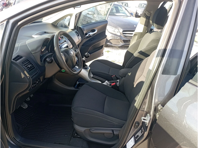 Toyota Auris 2.0D4D, 126кс - автомобили, коли, обяви за нови и употребявани 8