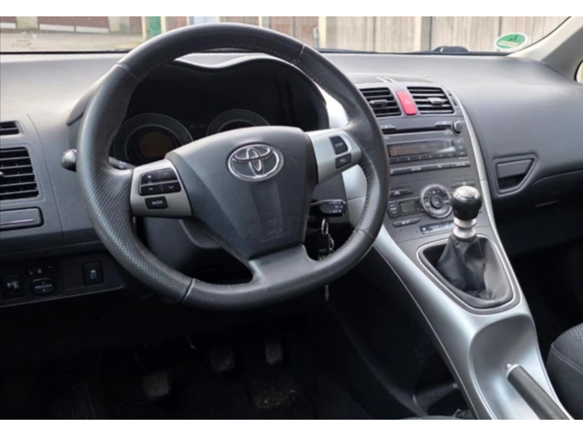 Toyota Auris 1.6i/SOLL - автомобили, коли, обяви за нови и употребявани 9