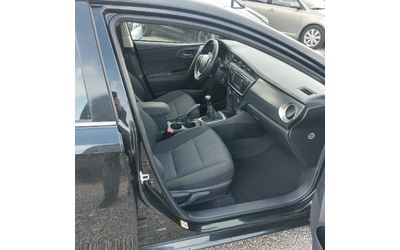 Toyota Auris 2.0 D4-D - автомобили, коли, обяви за нови и употребявани 12