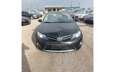 toyota-auris - 1