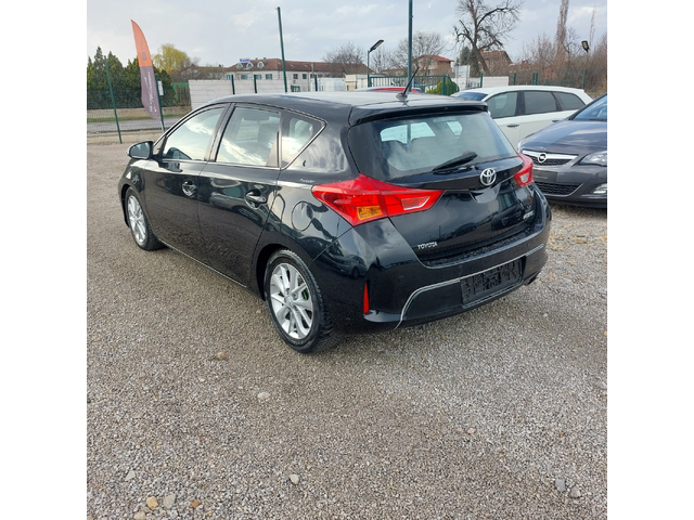 Toyota Auris 2.0 D4-D - автомобили, коли, обяви за нови и употребявани 5