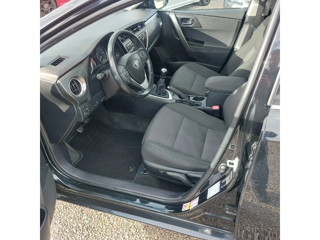 Toyota Auris 2.0 D4-D - автомобили, коли, обяви за нови и употребявани 8