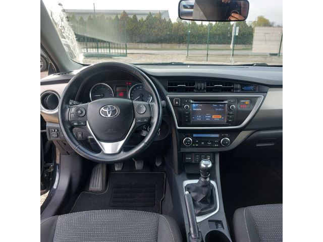 Toyota Auris 2.0 D4-D - автомобили, коли, обяви за нови и употребявани 9