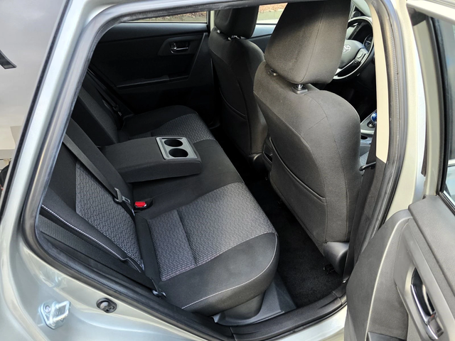 Toyota Auris 1.8Hybrid/136/e-CVT/Active+ - автомобили, коли, обяви за нови и употребявани 11