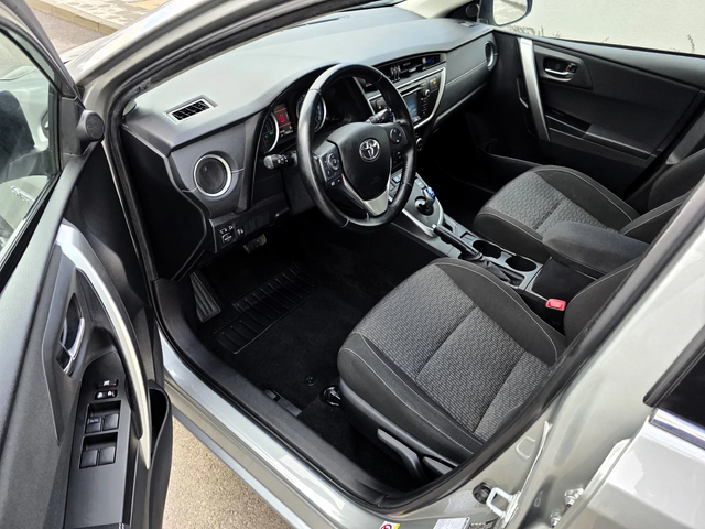 Toyota Auris 1.8Hybrid/136/e-CVT/Active+ - автомобили, коли, обяви за нови и употребявани 6