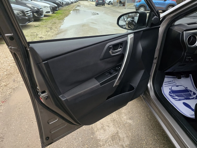 Toyota Auris 1.4d 90к.с 159хил.км. - автомобили, коли, обяви за нови и употребявани 10