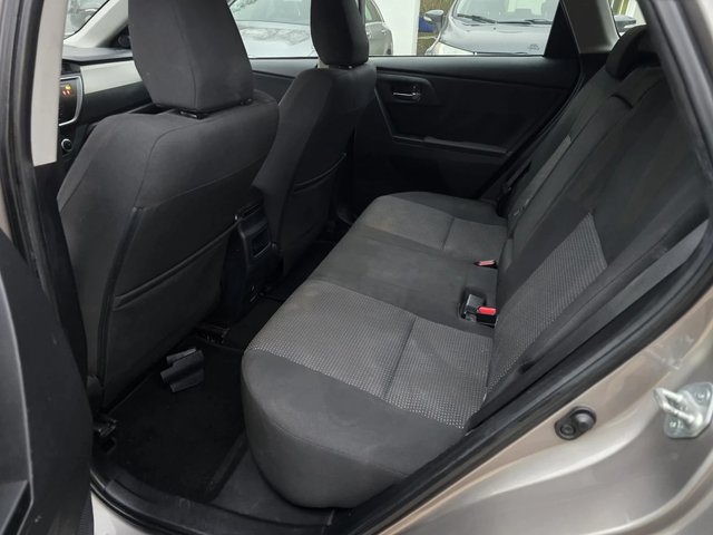 Toyota Auris 1.4d 90к.с 159хил.км. - автомобили, коли, обяви за нови и употребявани 11