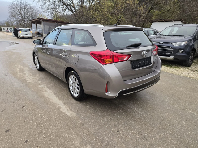 Toyota Auris 1.4d 90к.с 159хил.км. - автомобили, коли, обяви за нови и употребявани 2